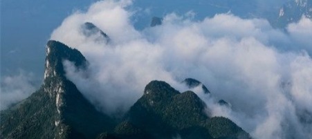 美不勝收！貴州六枝老王山現雲海、佛光、日月同輝奇觀